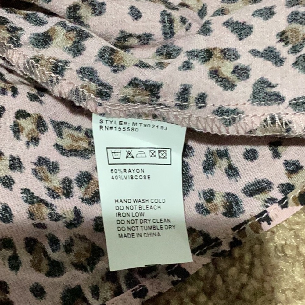 Free People Off the Shoulder Top - Size M - Picture 5 of 10